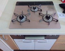 施工後：リンナイ「リッセ」RHS31W42J2RSTW・コンロ下部専用キャビネットNLA6030W