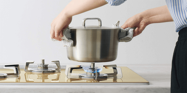 自動的に弱火になり