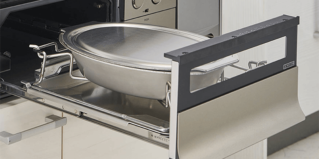 蒸し料理や無水調理がボタンひとつでOK