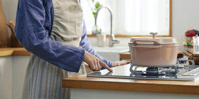 ラクな姿勢で料理を