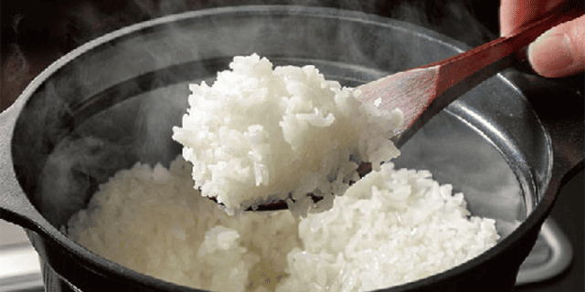 自動炊飯機能（ごはん／おかゆ）