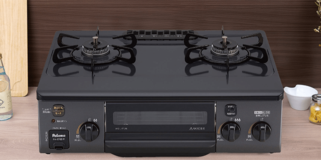 コンパクト［compact］